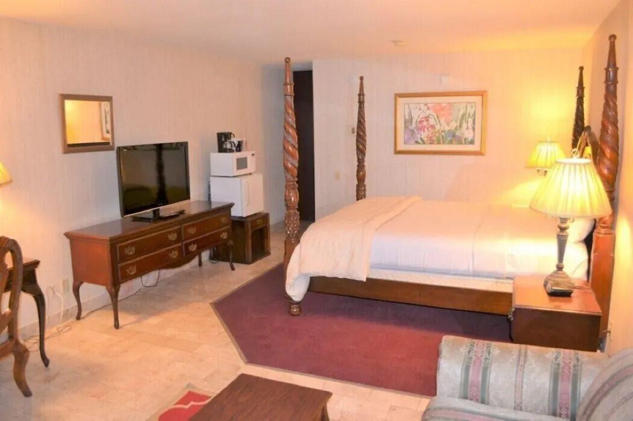 Merced Inn & Suites Kültér fotó