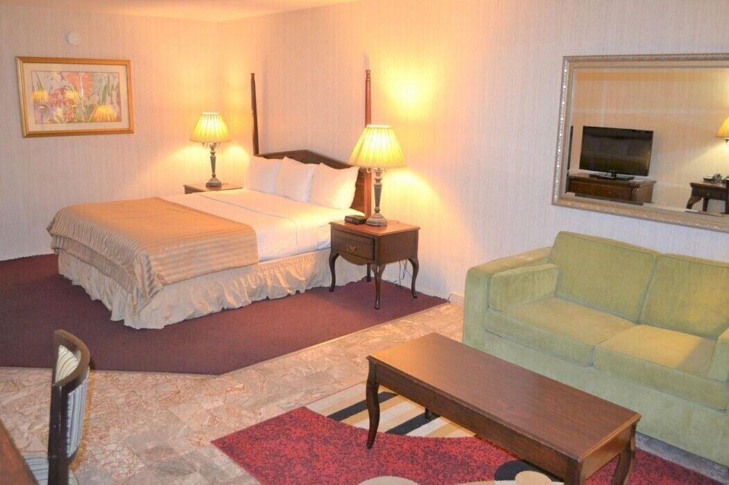 Merced Inn & Suites Kültér fotó