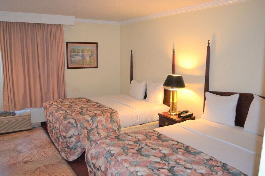 Merced Inn & Suites Kültér fotó