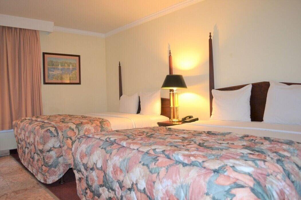 Merced Inn & Suites Kültér fotó