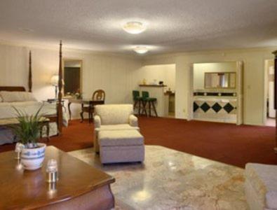 Merced Inn & Suites Beltér fotó